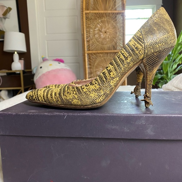 Vintage Prada snakeskin pumps - Picture 4 of 9